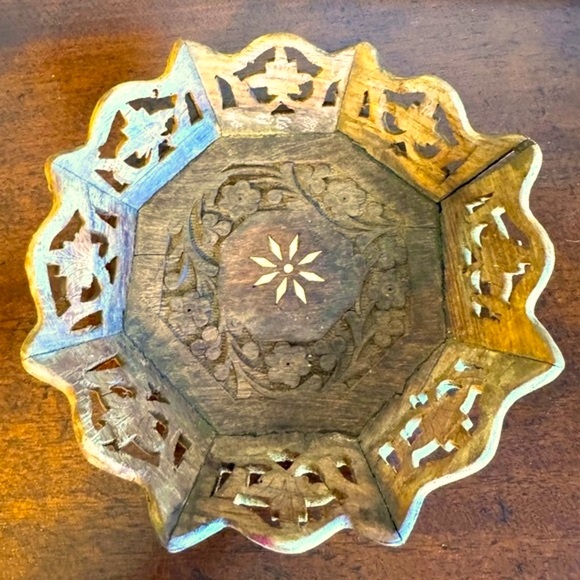 INLAID WOOD TRAY WITH FLOWERS - OCTAGON SHAPE - Picture 1 of 11
